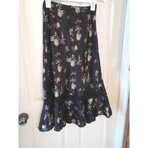Vintage Sooki Small Satin Feel Black With Asian Design Below Knee Skirt.  B11